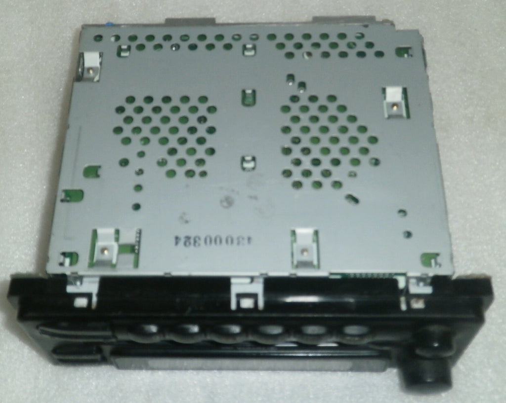 TOYOTA RADIO STEREO FM 08600-00930 CD PLAYER OEM USED VERY GOOD CONDITION