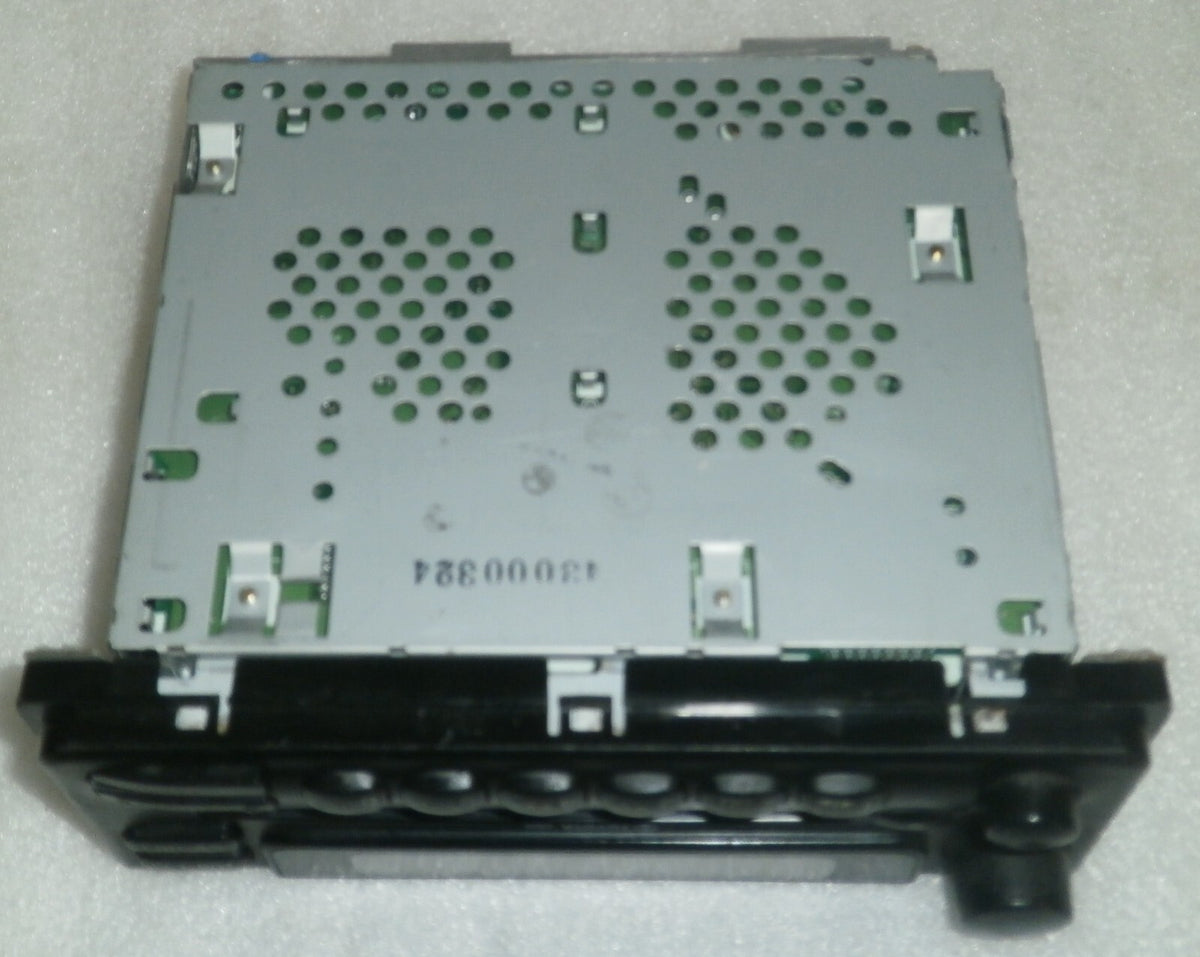 TOYOTA RADIO STEREO FM 08600-00930 CD PLAYER OEM USED VERY GOOD CONDITION