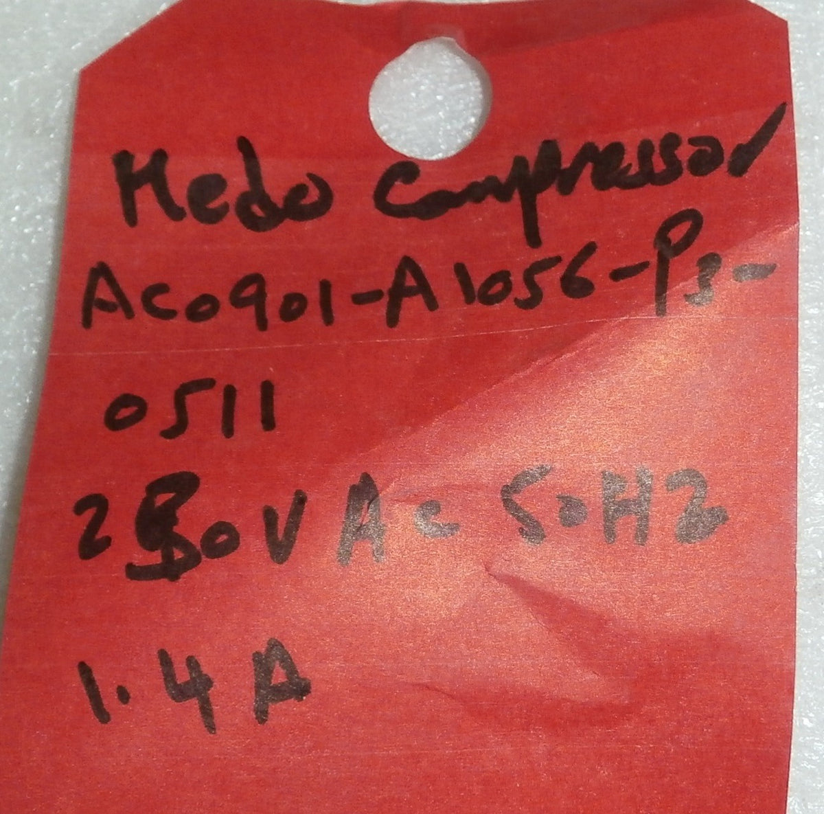 MEDO Compressor AC0901-A1056-P3-0511, 230VAC, 50 Hz, 1.4A, 1.42 psig