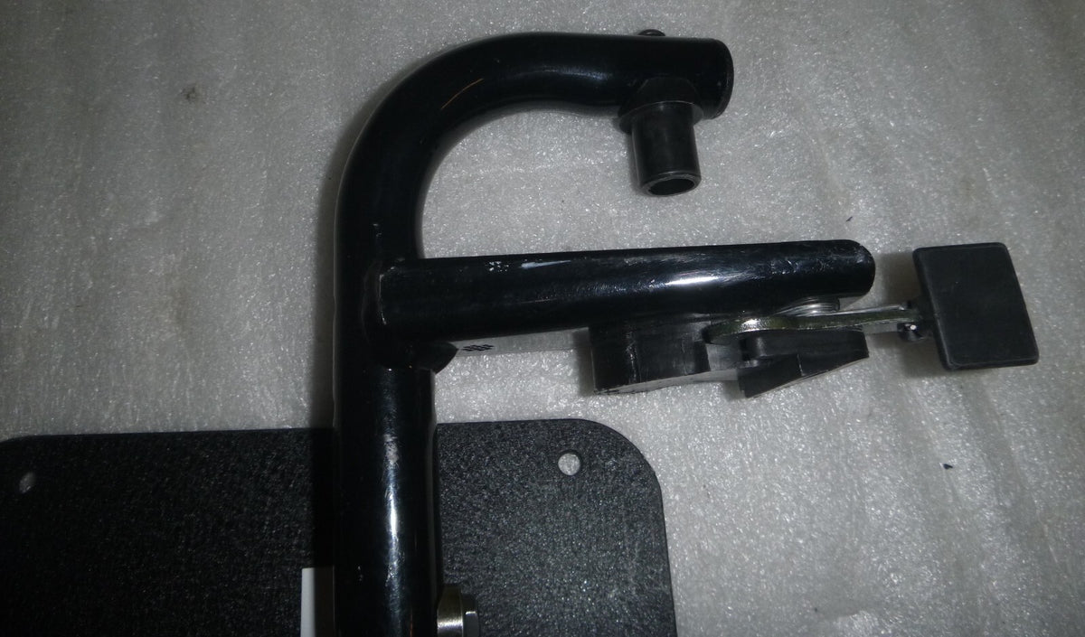 SET OF WHEELCHAIR FOOT REST GOOD CONDITION WITH MOUNT PLATES DIMENSION AS PHOTO