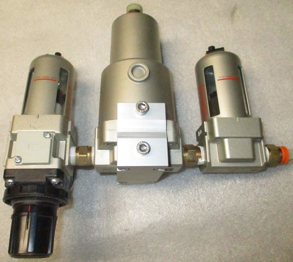 SMC DRAIN CATCH AFD30-N03-Z AND FILTER REGULATOR MODULAR AW30-N03H-Z