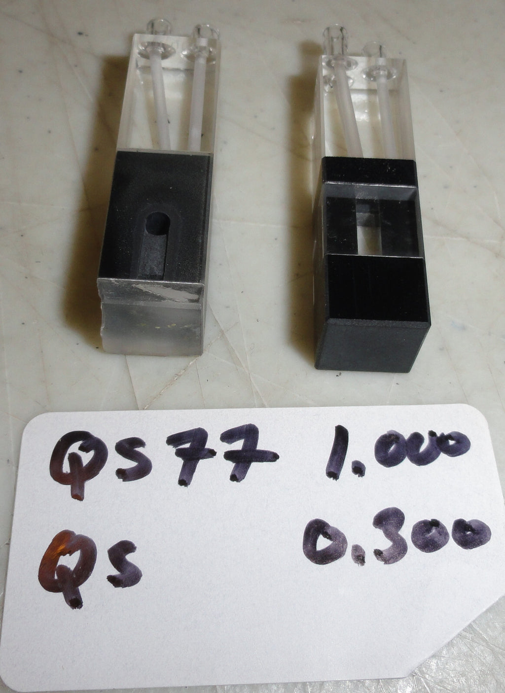 Lot of 4 HELLMA Cuvettes - QS77 1000 - QS 0.300 - QS282 1000 Flow through cells