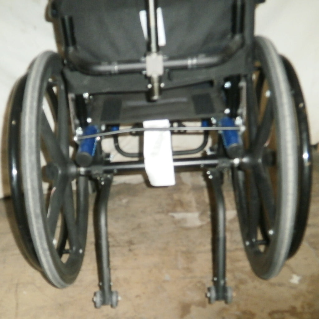 KI MOBILITY TSUNAMI TSLW003902 w.ch. 14" seat MAX CAPACITY UP TO 165 LBS
