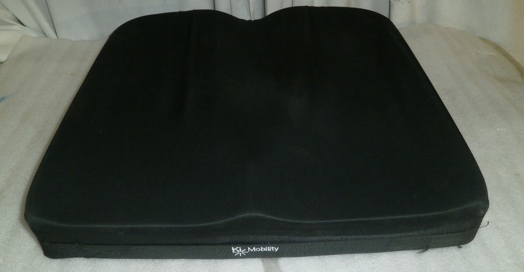 Axiom G Wheelchair Cushion Size 18x18" W/ Cover Good Condition
