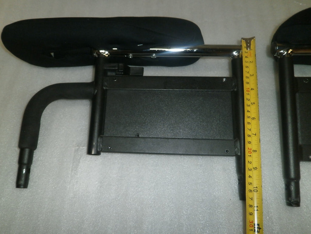 PAIR OF WHEELCHAIR ARM REST LEFT AND RIGHT WITH MOUNTS FOR QUICKIE QM-710