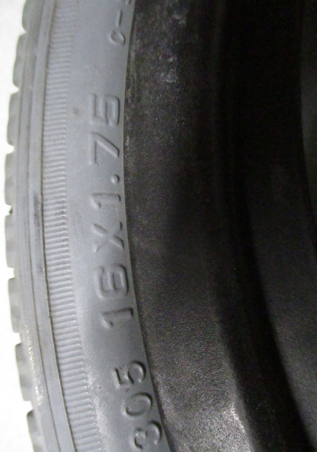 PRIMO WHEELS 16 x 1.75 WITH RIMS GOOD CONDITION WITH AXIS