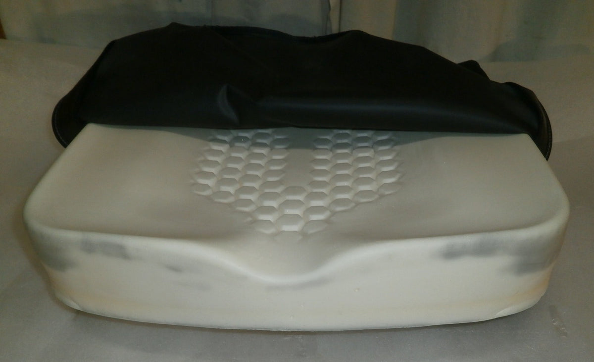 KI MOBILITY AXIOM G WHEELCHAIR CUSHION XG 18X18X4 INCH GOOD CONDITION