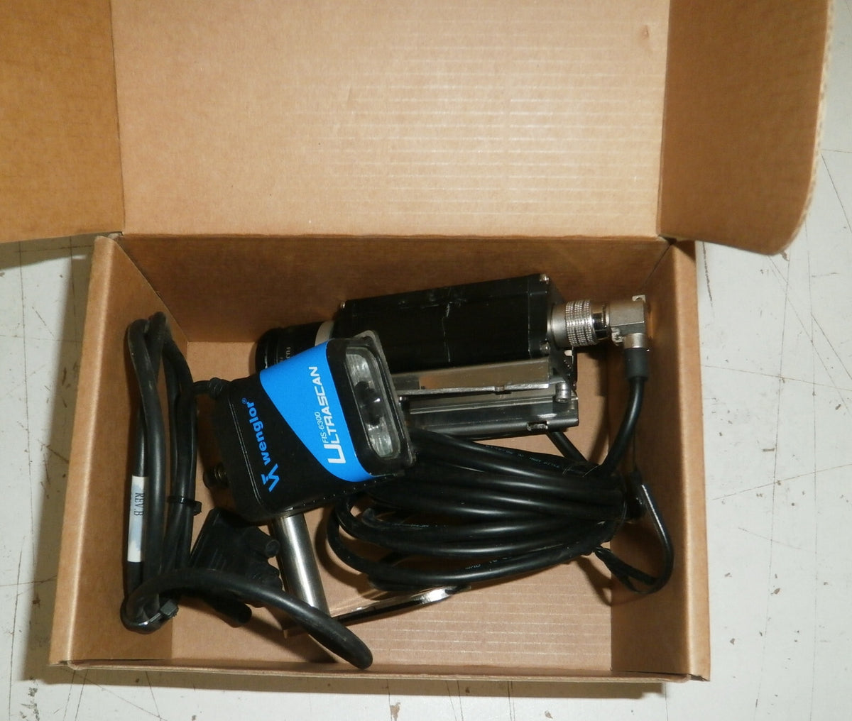 WENGLOR ULTRASCAN FIS-6300 AND 1PC BASLER INDUSTRIAL GIGE COLOR CAMERA SC