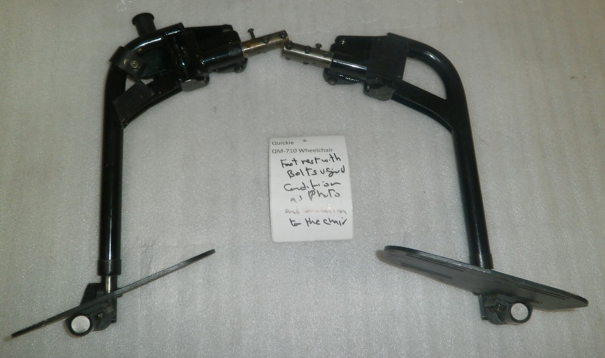 SET OF WHEELCHAIR FOOT REST GOOD CONDITION WITH MOUNT PLATES DIMENSION AS PHOTO