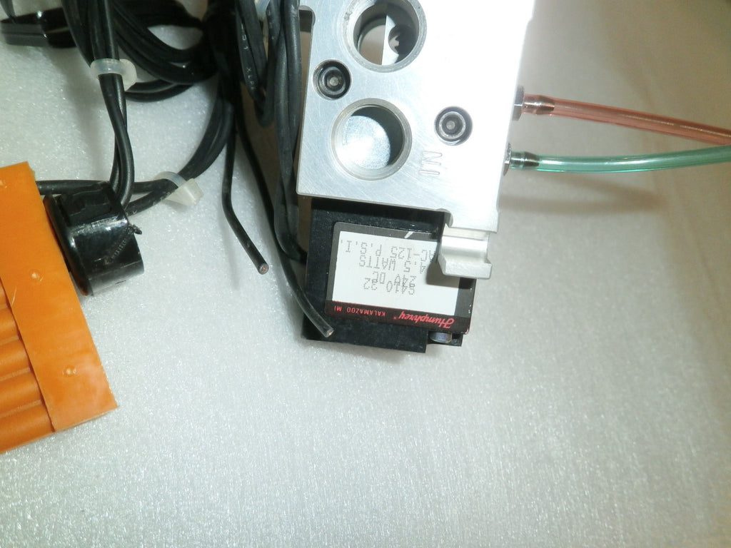 VARIAN CP-3800 PARTS SA10-32-24V AND PARTS AS PHOTO