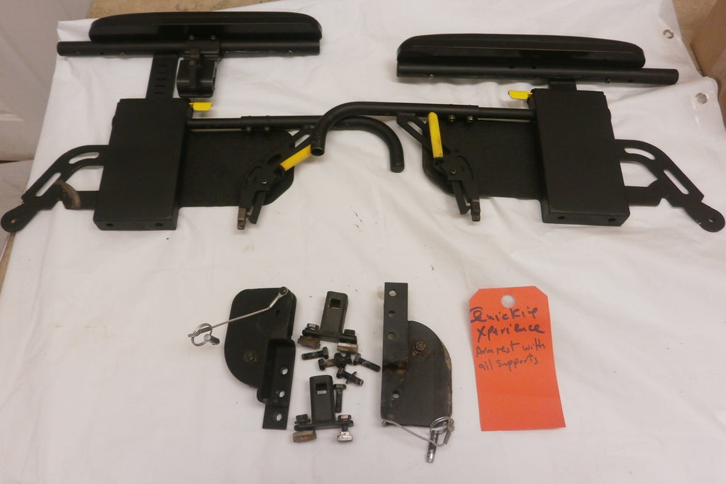 QUICKIE XPERIENCE ARMREST WITH SUPPORT AND BOLTS AS PHOTO