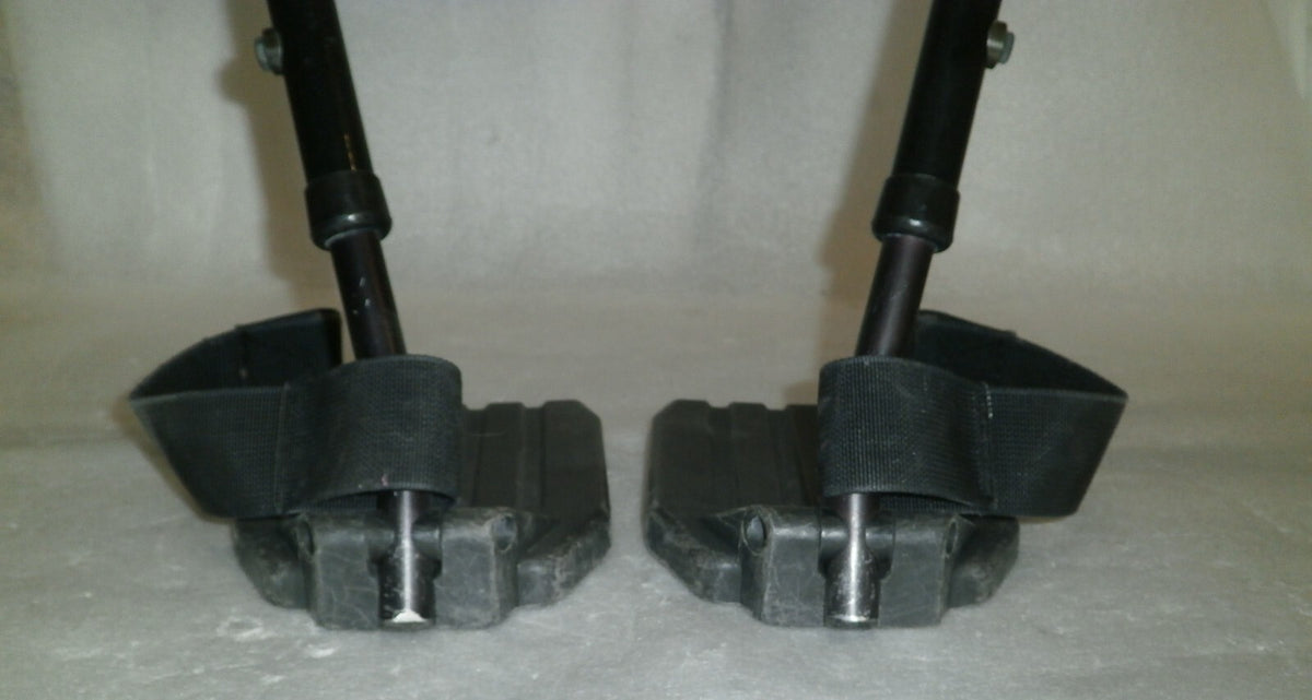 SET OF WHEELCHAIR FOOT REST GOOD CONDITION WITH MOUNT PLATES DIMENSION AS PHOTO