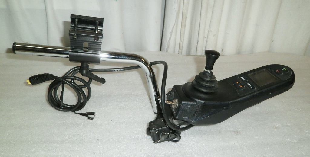 PERMOBIL R-NET JOYSTICK D51624-02 WITH SCREEN AND SWING AWAY ARMREST GOOD C