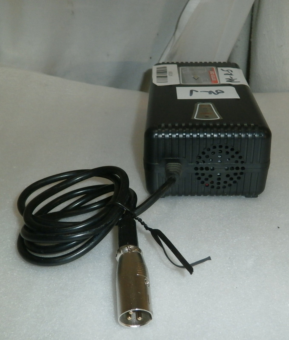 24 VOLT LED ACID BATTERY CHARGER MODEL HP1211B1 USED VERY GOOD WORKING CONDITIO
