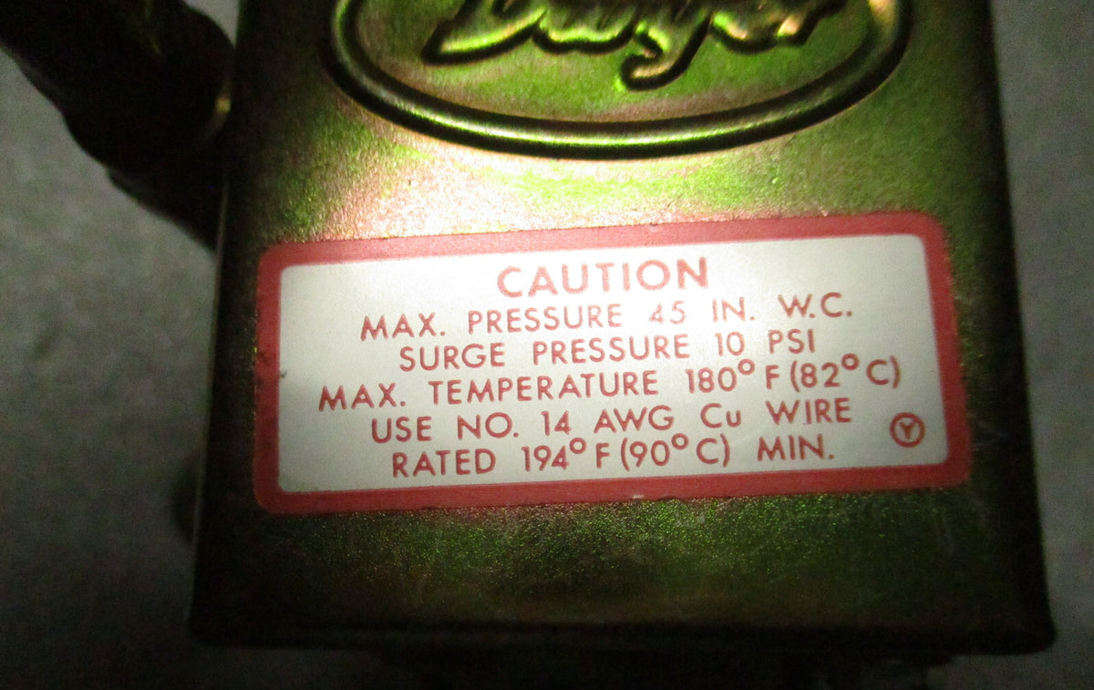 SMC AIR OPERATED VALVE VTA301-02 and dwyer cat no 1910-0 differential pressure