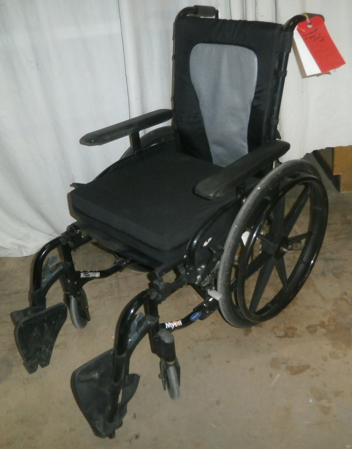 INVACARE MYON FOLDING WHEELCHAIR 15 INCH SEAT WIDTH GOOD CONDITION