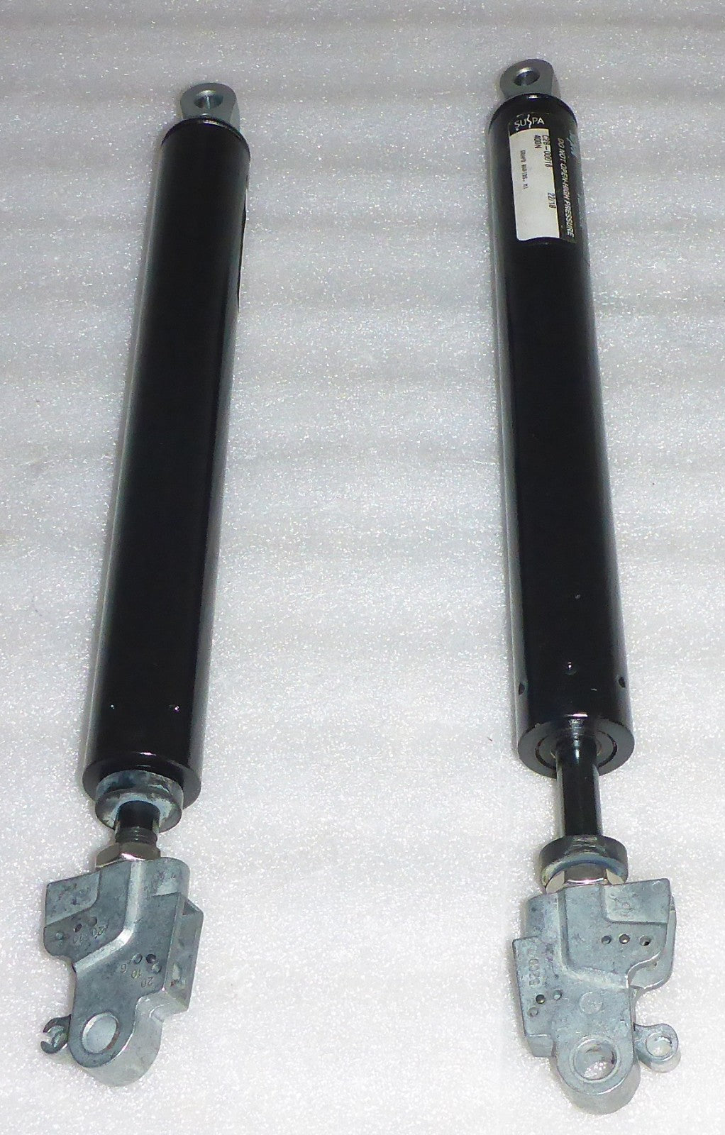 Lot of 2 suspa varilock gas strut for motion control c28-00016 as one lot