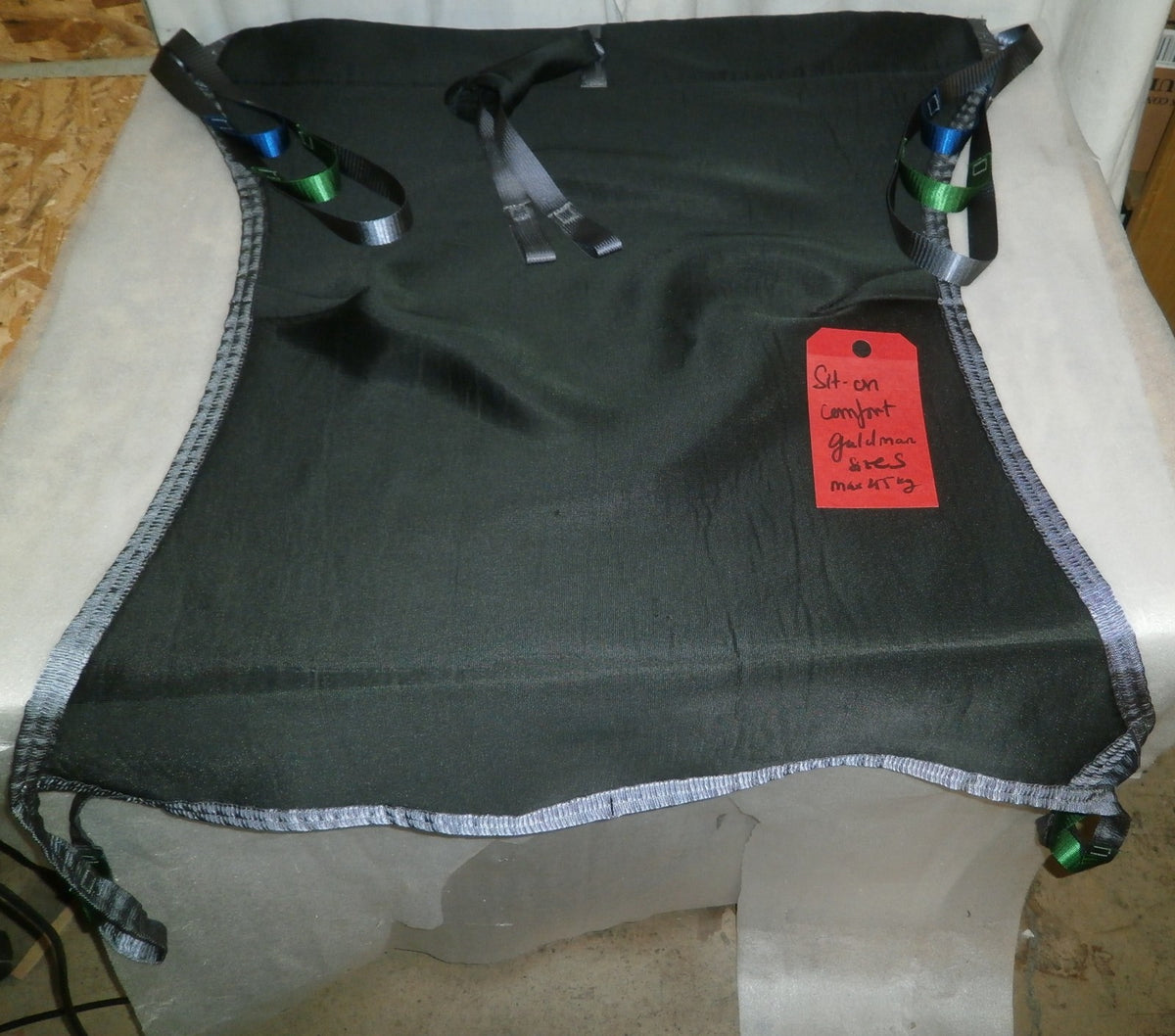 GOLDMAN SIT-ON COMFORT SMALL BLACK SLING IN GOOD CONDITION, DIMENSION AS PHOTO
