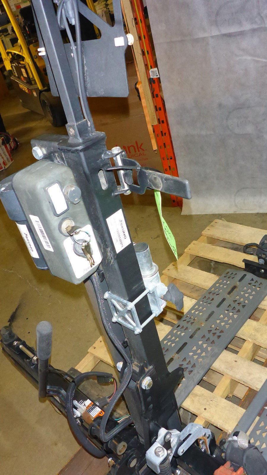 2019 BRUNO ASL-275 OUT SIDER CHAIR LIFT WORKS VERY GOOD -SIPPING SIZE 45X30"