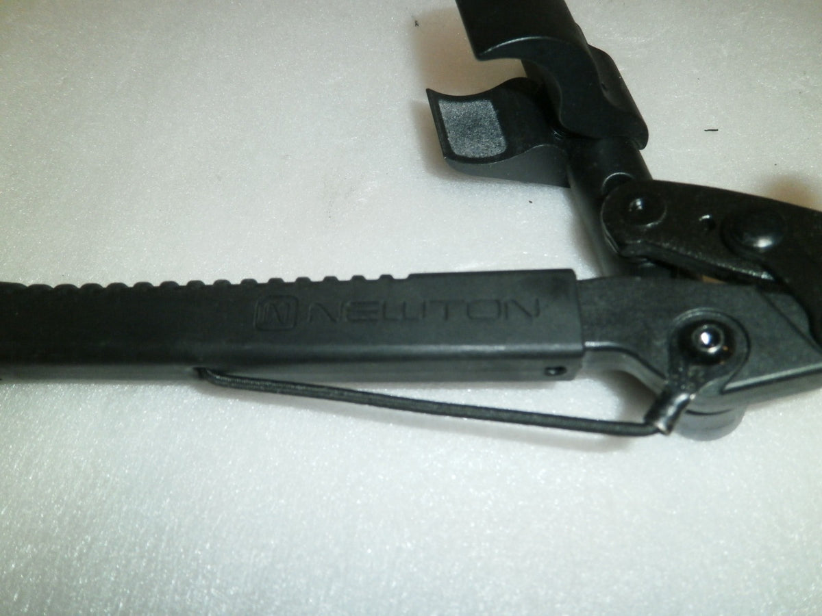 motionNEWTON WHEEL LOCK EXTENSION HANDLE PAIR COMPLETE USED GOOD CONDITION