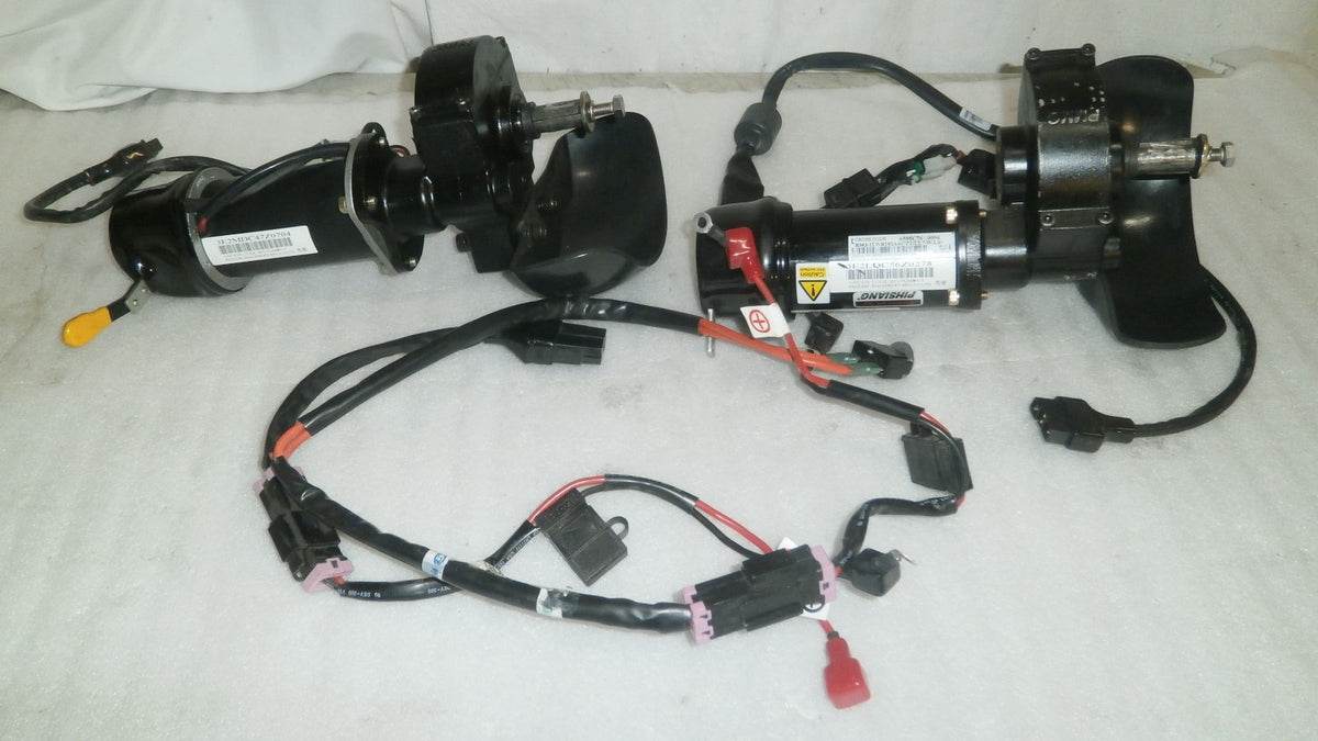 SHOPRIDER PIROUETTE MOTORS LEFT & RIGHT VERY GOOD WORKING CONDITION W/ CABLES