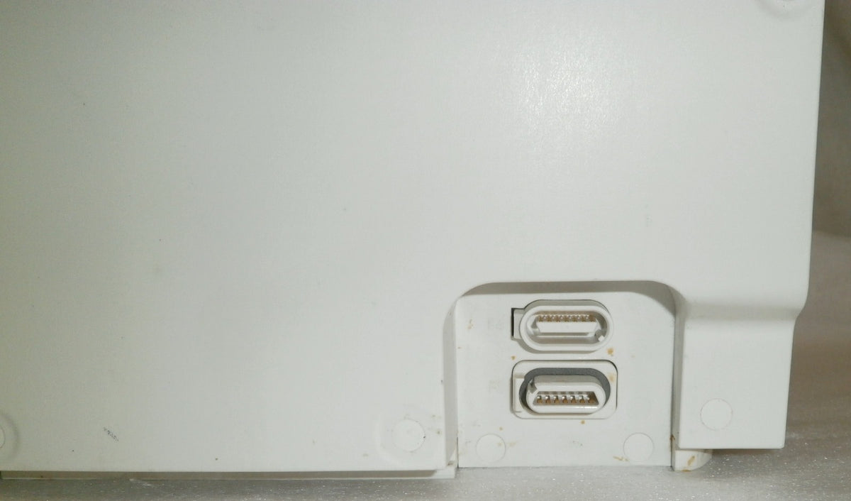 B BRAUN SPACE STATION 8713140 DOCKING STATION WITHOUT HEAD