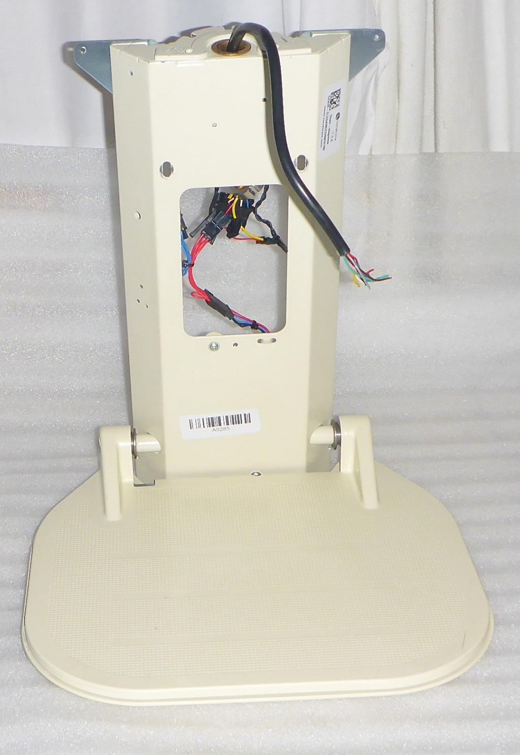 2022 HANDICARE STAIR LIFT FOOTREST USED GOOD CONDITION AS PHOTO CABLE CUT