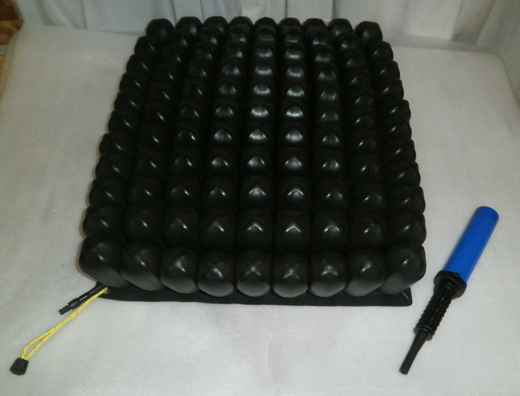 ROHO 20X16.5X4.25 WHEELCHAIR CUSHION GOOD CONDITION WITH COVER AND PUMP