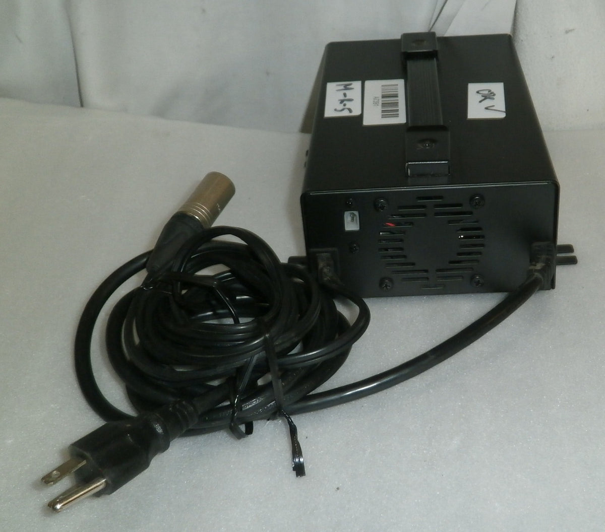 CLIPLIGHT WHEELCHAIR BATTERY CHARGER 24VOLT VERY GOOD CONDITION