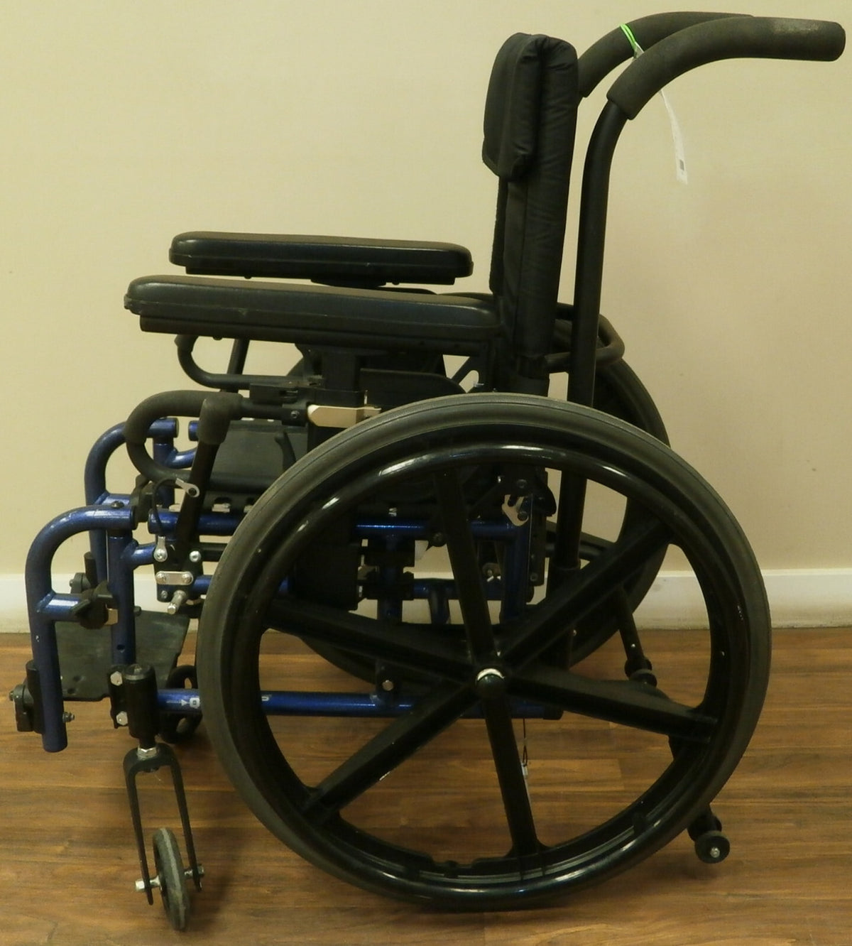 QUICKIE GP RIGID WHEELCHAIR LIGHT WEIGHT SEAT WIDTH 12 INCH VERY GOOD CONDITION