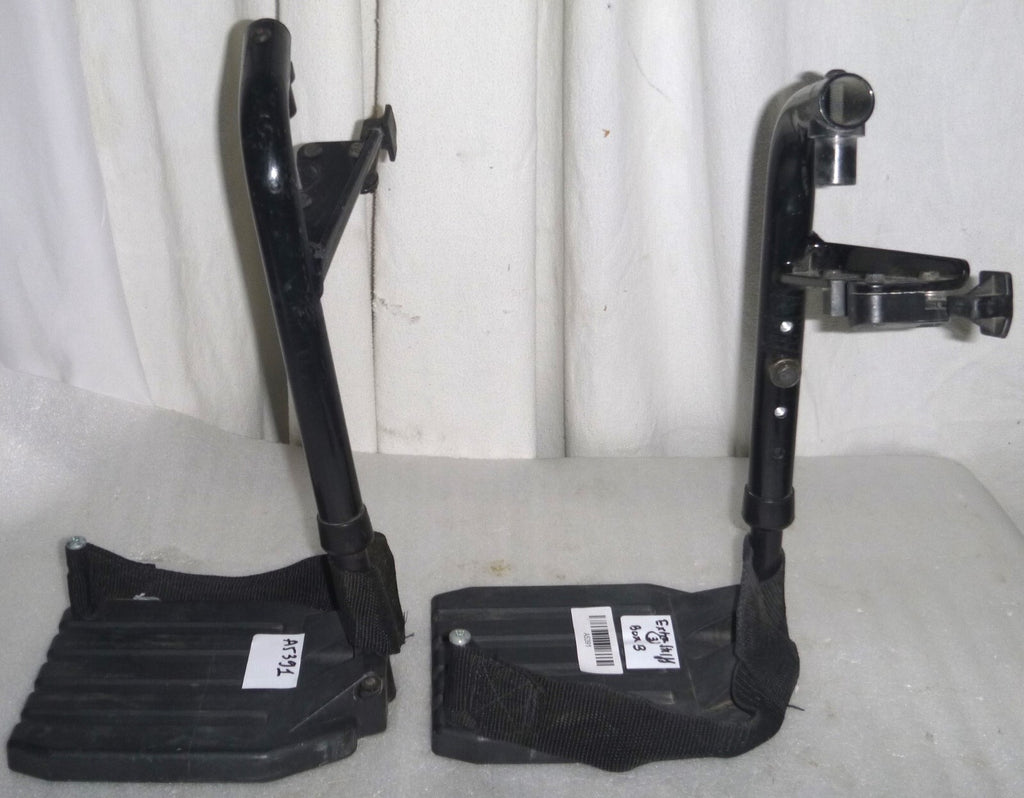 SET OF WHEELCHAIR FOOT REST GOOD CONDITION WITH MOUNT PLATES DIMENSION AS PHOTO