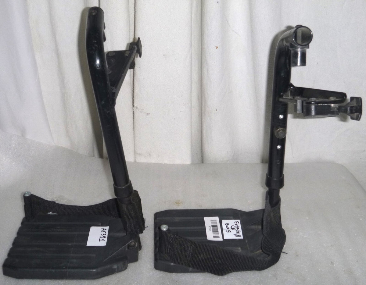 SET OF WHEELCHAIR FOOT REST GOOD CONDITION WITH MOUNT PLATES DIMENSION AS PHOTO