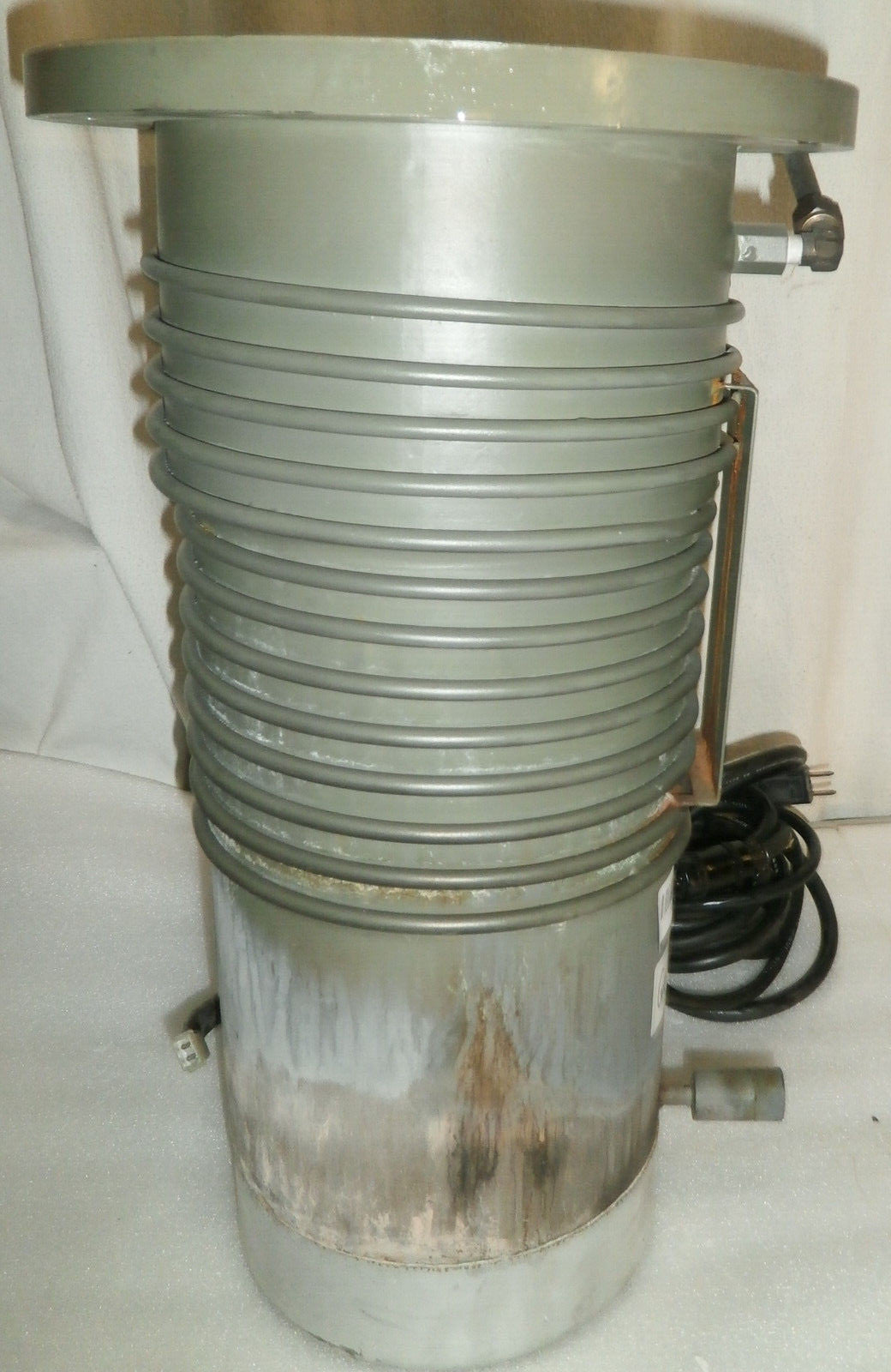 Diffusion pump body Varian M6