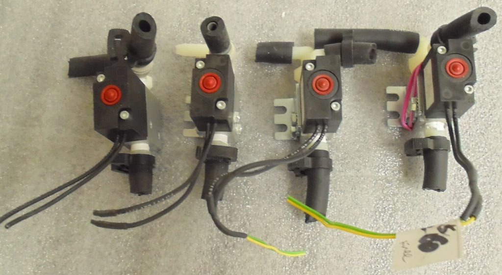 3 WAY PARKER GENERAL PURPOSE SOLENOID VALVE ONE 2490-C3-0231 12V AND 5 249014-0