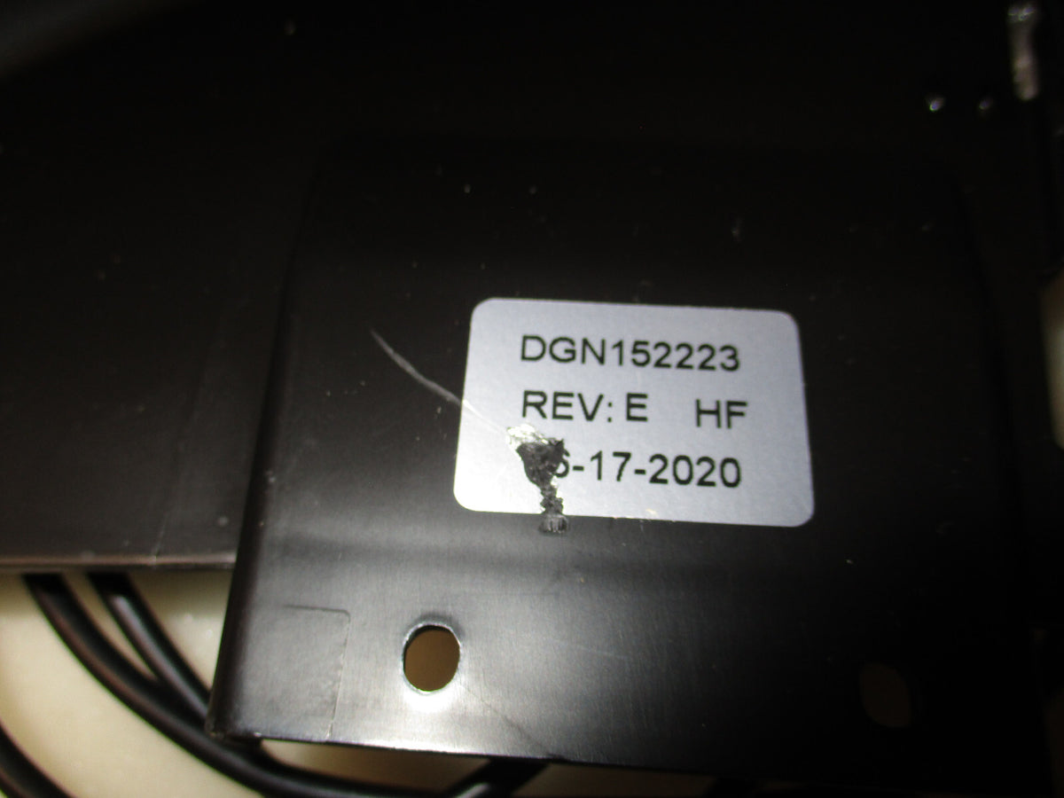 DGN152223-DGN153020 DUAL MARKER LIGHT FENDER LEFT AND RIGHT NEW CONDITION