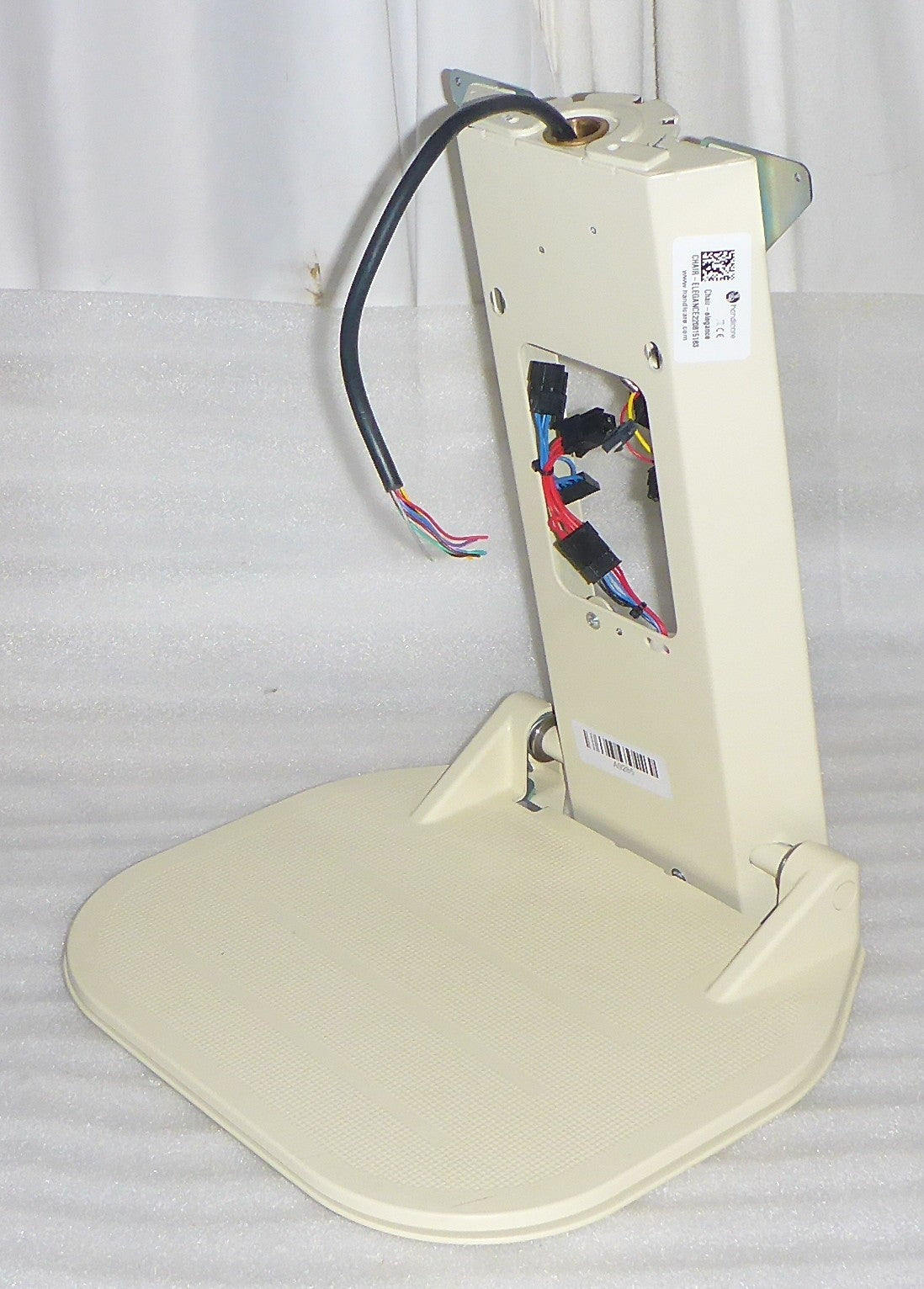 2022 HANDICARE STAIR LIFT FOOTREST USED GOOD CONDITION AS PHOTO CABLE CUT
