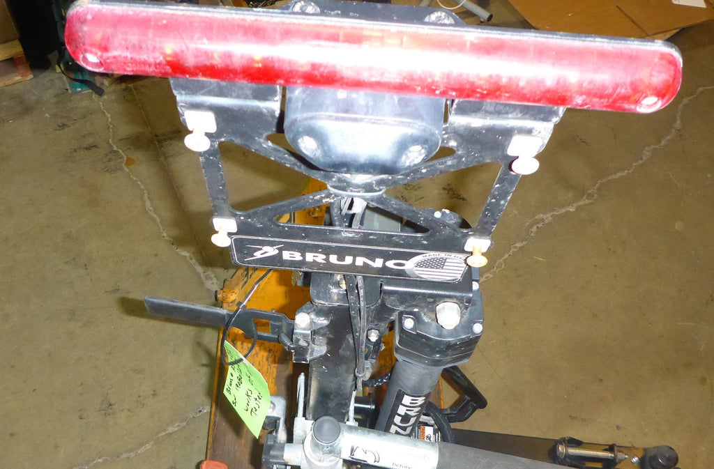 2019 BRUNO ASL-275 OUT SIDER CHAIR LIFT WORKS VERY GOOD -SIPPING SIZE 45X30"