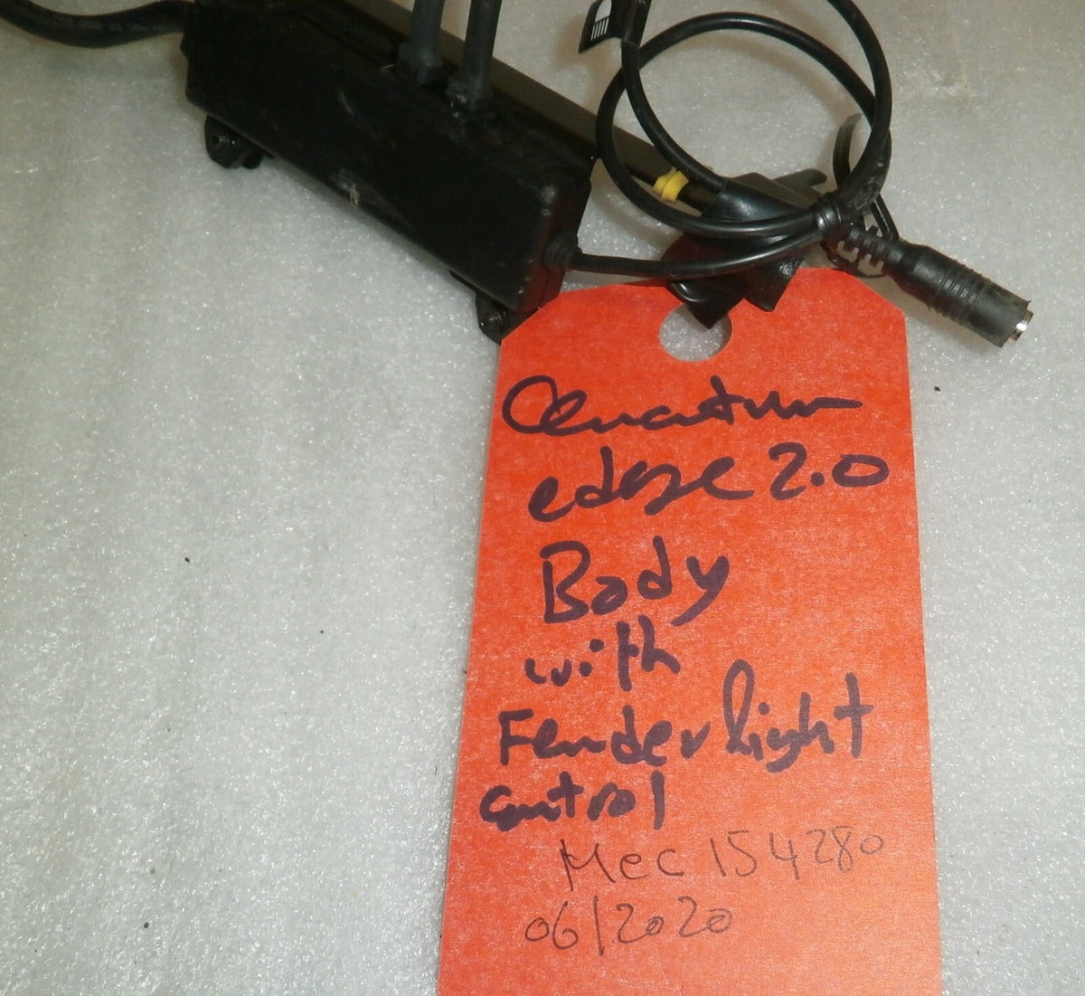 Lots of Quantum Edge 2.0 Plastic Body with Fender light control MEC154280 Good