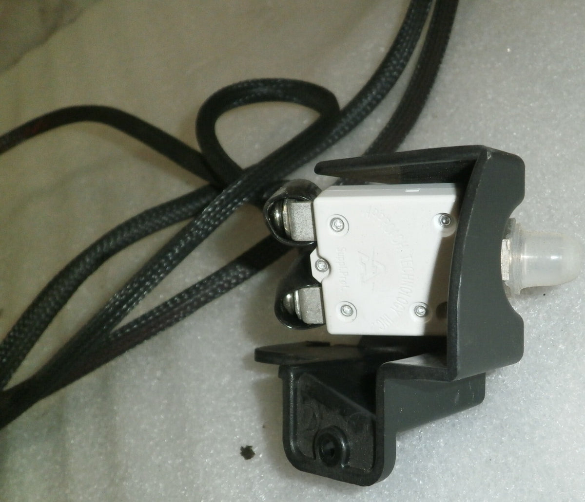 Battery Cables with Fuse 70A for Quantum Edge 2.0 Model 2018
