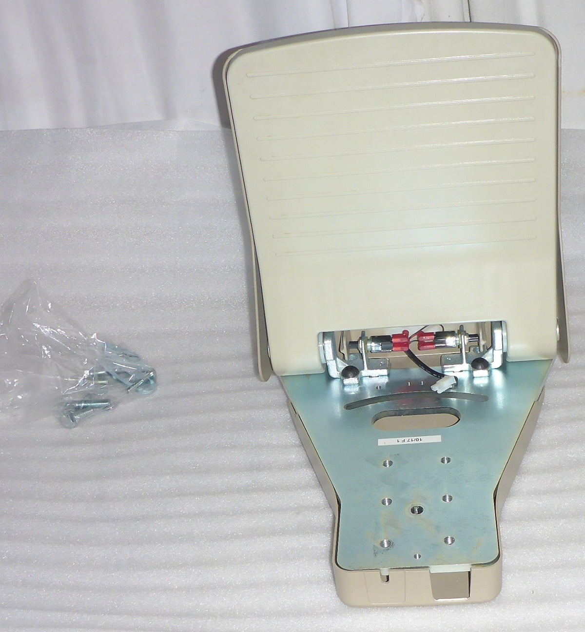 2017 BRUNO STRAIGHT STAIR LIFT 17100330397 FOOTREST USED GOOD CONDITION