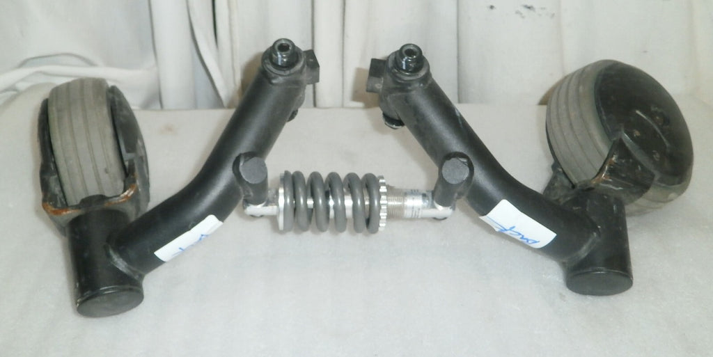 QUANTUM Q6 EDGE FRONT PART WITH CASTERS AND SHOCK AS PHOTO