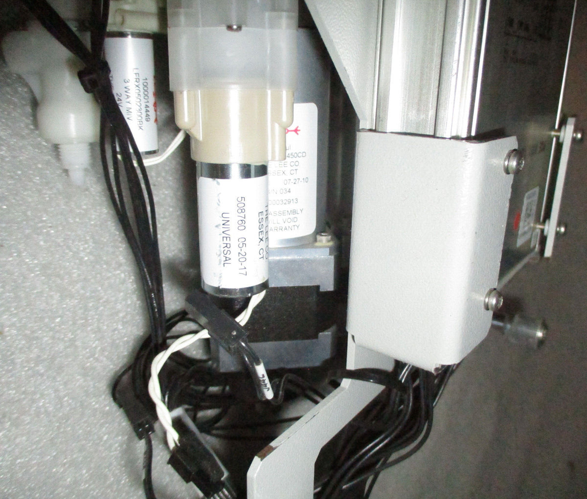 LOF OF 2 MOTORS LPVX0520450CD WITH PCE ASSY CONTROL STEPPER FROM SIEMENS