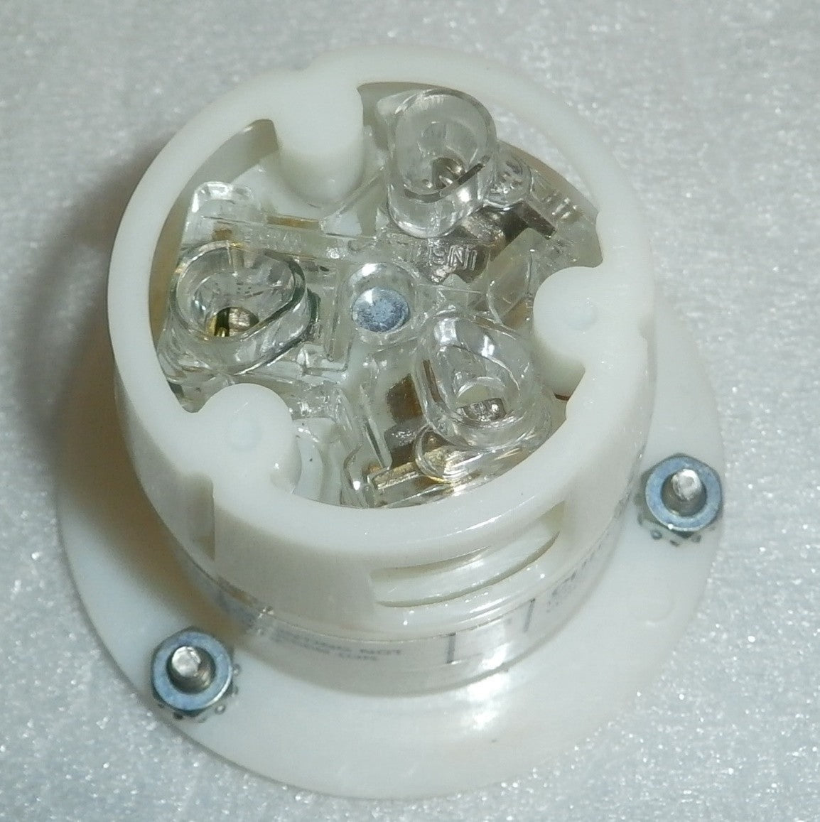A7151 TWO OF HUBBELL DSS704-01 RECEPTACLE 20 AM