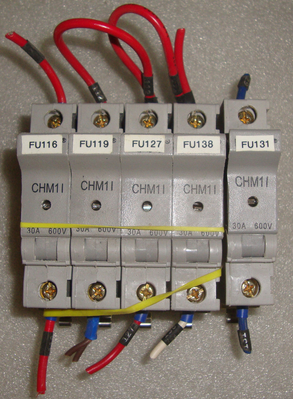 4 OF BUSSMANN CHM11 FUSE BLOCK AS PICTURES