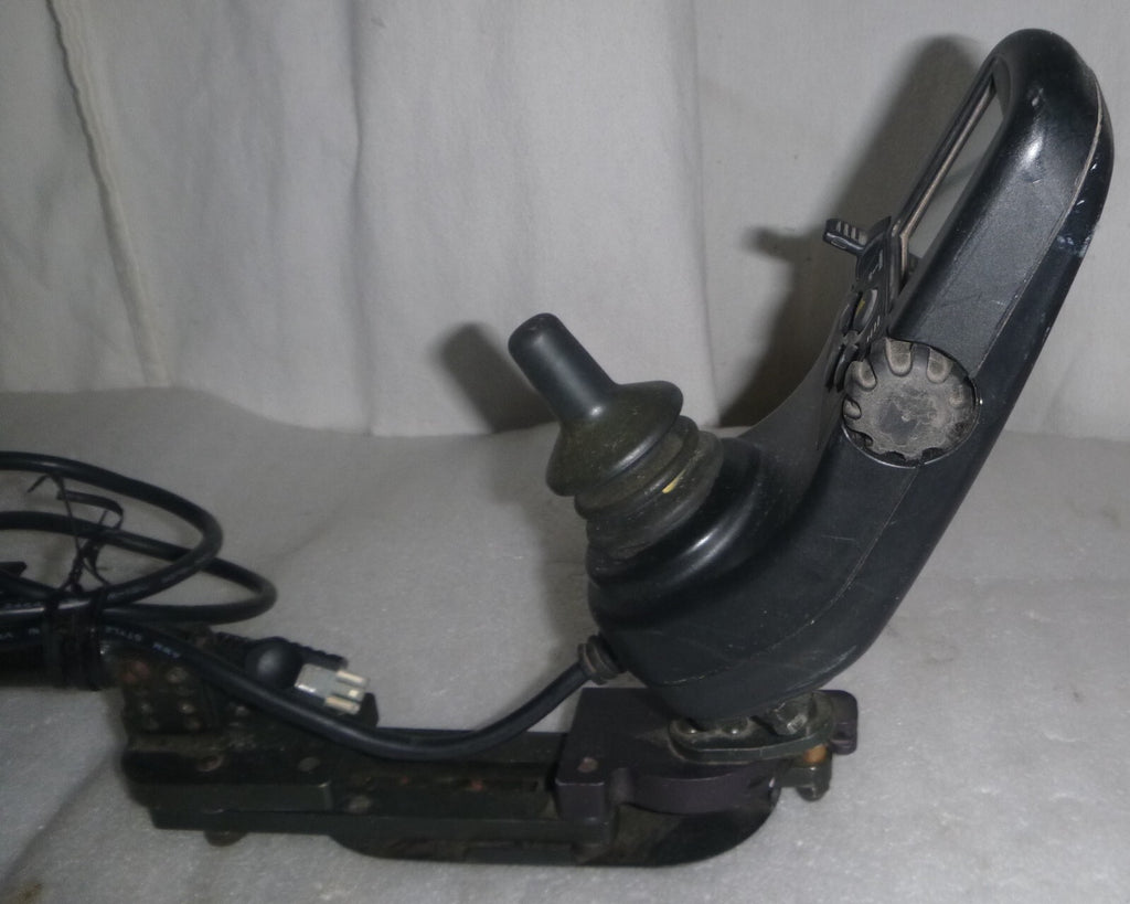 QUANTUM 6000Z WHEELCHAIR JOYSTICK WITH SWING AWAY ARM VERY GOOD CONDITION