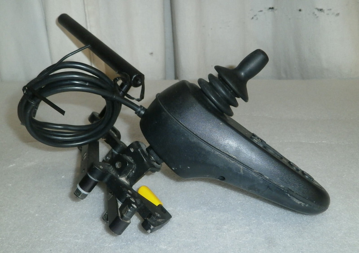 WHEELCHAIR QUICKIE XPLORE JOYSTICKS PG DRIVES 6 KEY D50680.01 W/ SWING AWAY ARM