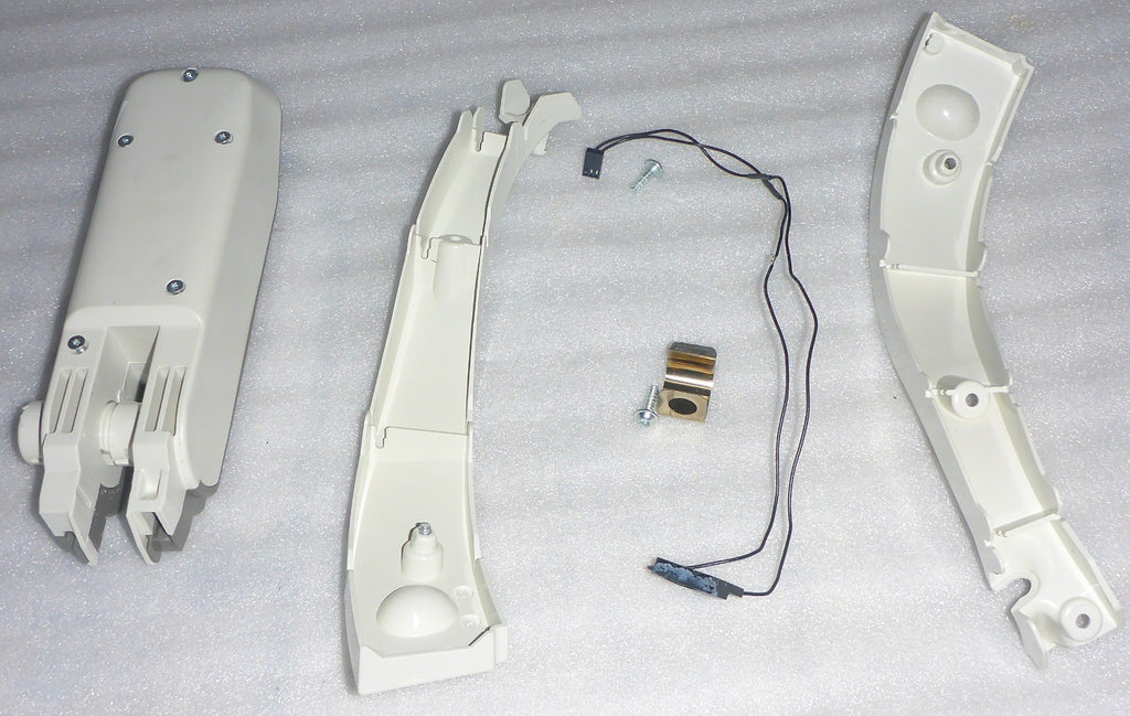 2022 HOME GLIDE STAIR LIFT ARM LET AND RIGHT AND SEAT BELT - Key Port Broken