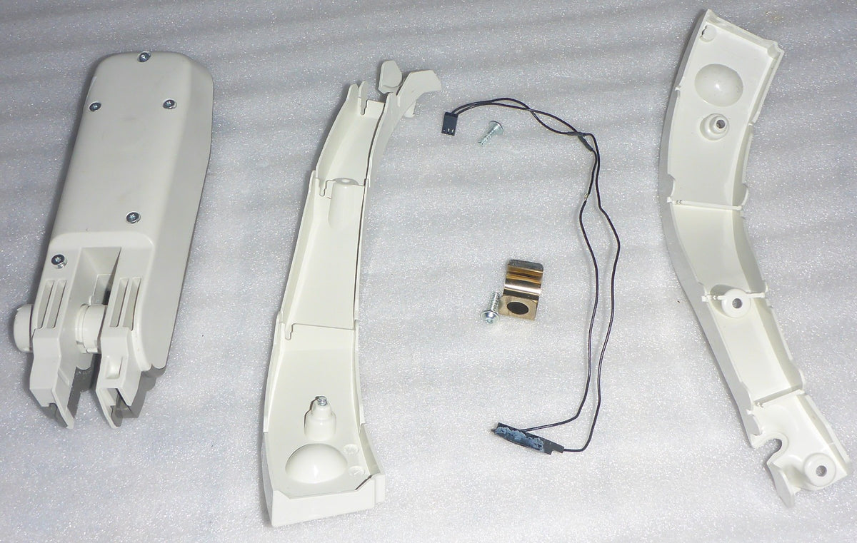 2022 HOME GLIDE STAIR LIFT ARM LET AND RIGHT AND SEAT BELT - Key Port Broken