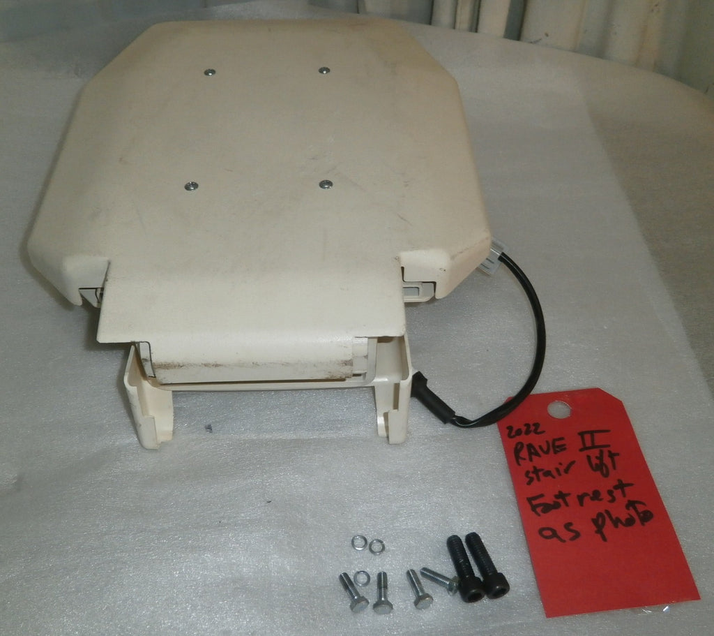 2022 AMERIGLIDE RAVE II STRAIGHT STAIR LIFT FOOTREST AS PHOTO V. GOOD