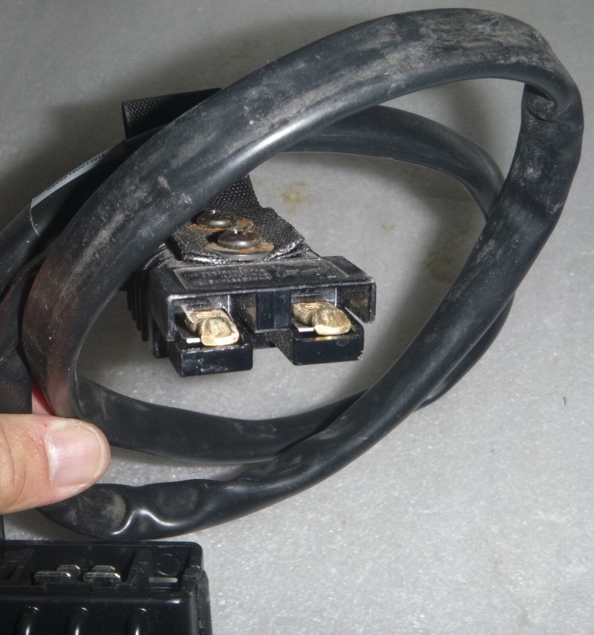 PG DRIVES TECHNOLOGIES D51109.08 WHEELCHAIR CONTROL WITH BATTERY CABLE VERY GOOD